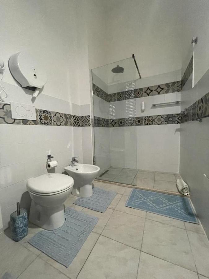 Cagliari Central Rooms With Port View Bagian luar foto